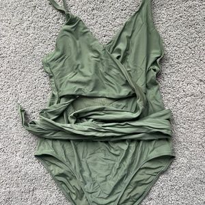 Aerie full coverage bottom swimsuit green